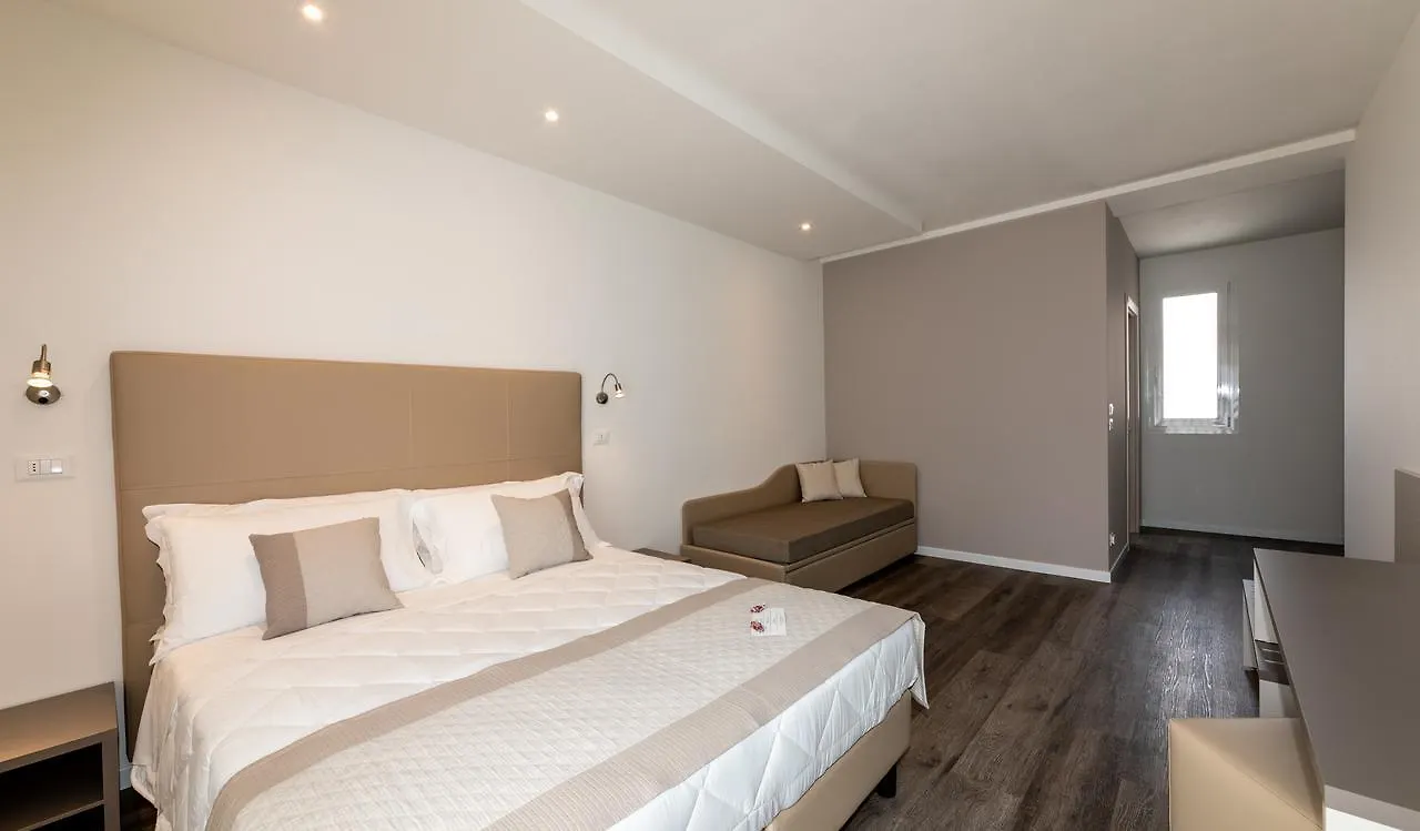 Hotel Mayer Lido di Jesolo 3*,  Italy